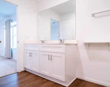 8214 Star Terrace Drive - Photo Thumbnail 33