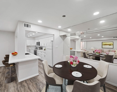 357 N Post Oak Lane - Photo Thumbnail 3
