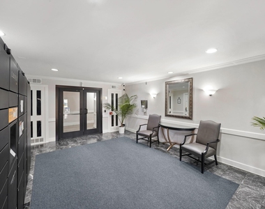 357 N Post Oak Lane - Photo Thumbnail 12