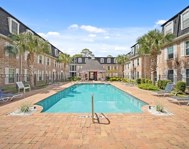 357 N Post Oak Lane - Photo Thumbnail 14