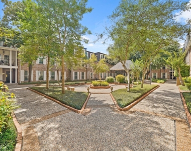 357 N Post Oak Lane - Photo Thumbnail 16