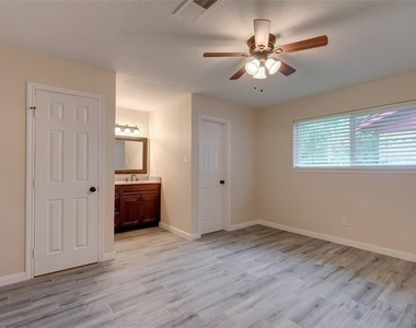 11911 24th Street - Photo Thumbnail 17