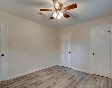 11911 24th Street - Photo Thumbnail 15