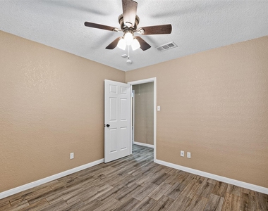 11911 24th Street - Photo Thumbnail 18