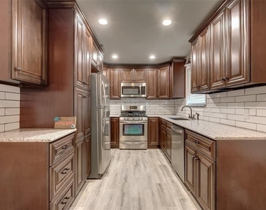 11911 24th Street - Photo Thumbnail 10