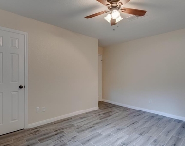 11911 24th Street - Photo Thumbnail 19