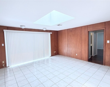 11119 Atwell Drive - Photo Thumbnail 4