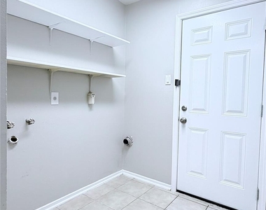 11119 Atwell Drive - Photo Thumbnail 11