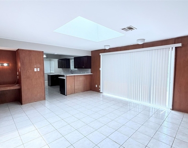 11119 Atwell Drive - Photo Thumbnail 5