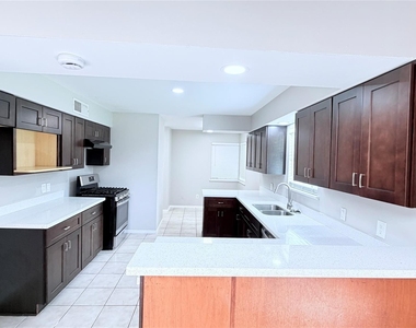 11119 Atwell Drive - Photo Thumbnail 13