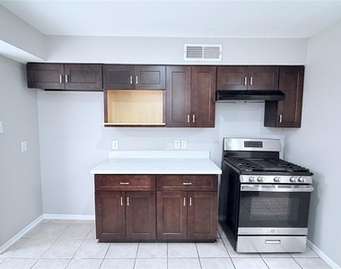 11119 Atwell Drive - Photo Thumbnail 8