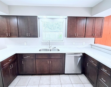 11119 Atwell Drive - Photo Thumbnail 12