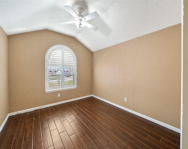 16170 Golden Sands Drive - Photo Thumbnail 18