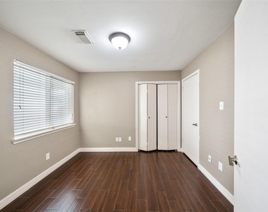 16170 Golden Sands Drive - Photo Thumbnail 14