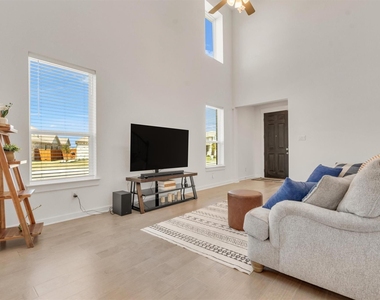 108 Blackwell Lane - Photo Thumbnail 5