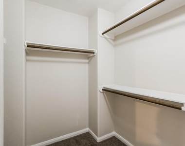 15141 Meadow Glen S - Photo Thumbnail 9