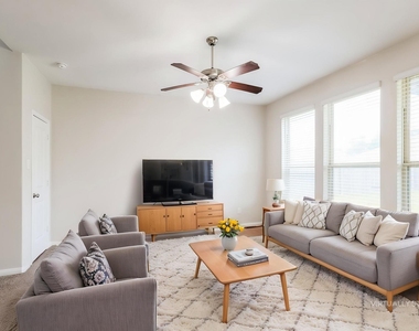 15141 Meadow Glen S - Photo Thumbnail 4