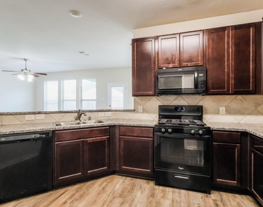 15141 Meadow Glen S - Photo Thumbnail 8