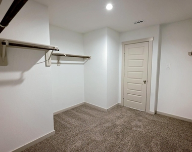5034 Pine Haven Lane - Photo Thumbnail 18