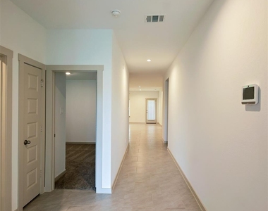 5034 Pine Haven Lane - Photo Thumbnail 2