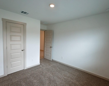 5034 Pine Haven Lane - Photo Thumbnail 8