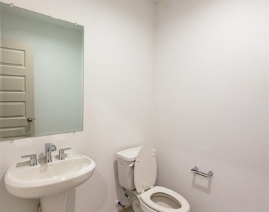 5034 Pine Haven Lane - Photo Thumbnail 14