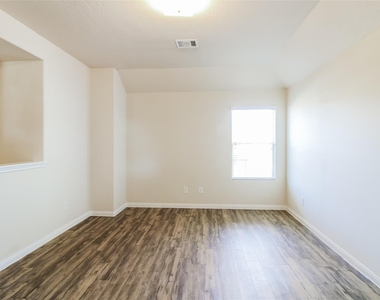 11911 Pia Drive - Photo Thumbnail 4