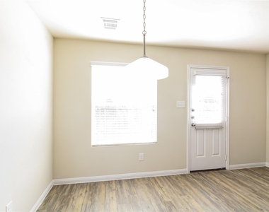 11911 Pia Drive - Photo Thumbnail 3