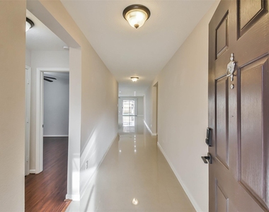 7718 Shavano Lane - Photo Thumbnail 3