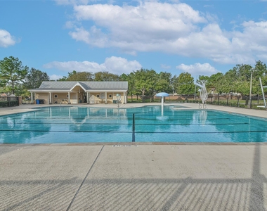 7718 Shavano Lane - Photo Thumbnail 31