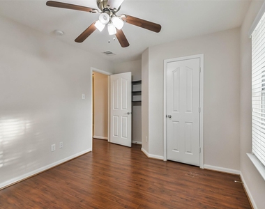 7718 Shavano Lane - Photo Thumbnail 23