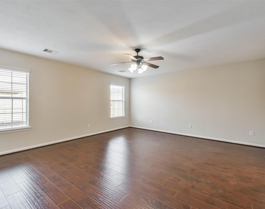 7718 Shavano Lane - Photo Thumbnail 13