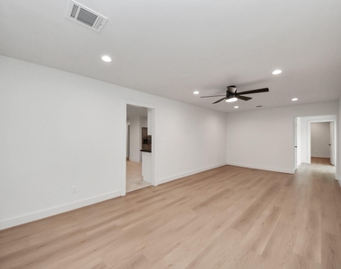 9261 Autauga Street - Photo Thumbnail 7