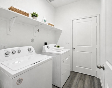 5830 Capri Forest Drive - Photo Thumbnail 19