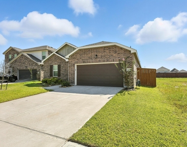 5830 Capri Forest Drive - Photo Thumbnail 2