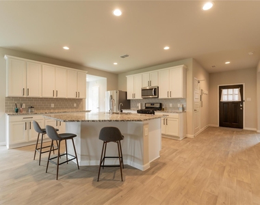 1503 Custer Ridge Court - Photo Thumbnail 4