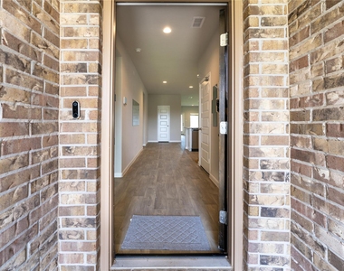 1503 Custer Ridge Court - Photo Thumbnail 2