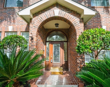2326 Walnut Bend Lane - Photo Thumbnail 3