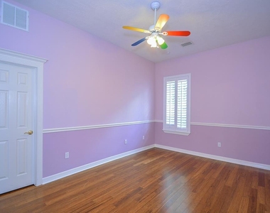 2326 Walnut Bend Lane - Photo Thumbnail 22