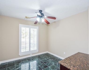 2326 Walnut Bend Lane - Photo Thumbnail 25