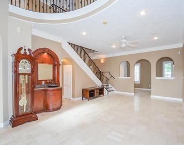 2326 Walnut Bend Lane - Photo Thumbnail 6