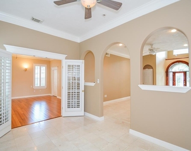2326 Walnut Bend Lane - Photo Thumbnail 12