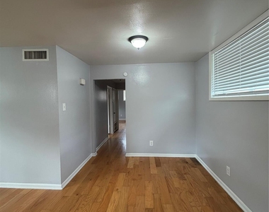 5123 Del Monte Drive - Photo Thumbnail 4