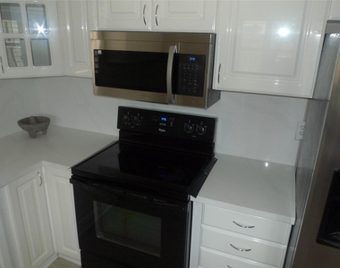 14122 Bateau Drive - Photo Thumbnail 11