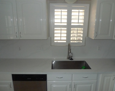 14122 Bateau Drive - Photo Thumbnail 10