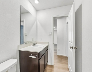 24107 Laurel Farms Drive - Photo Thumbnail 10
