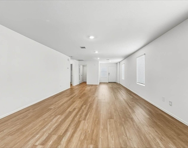 24107 Laurel Farms Drive - Photo Thumbnail 3