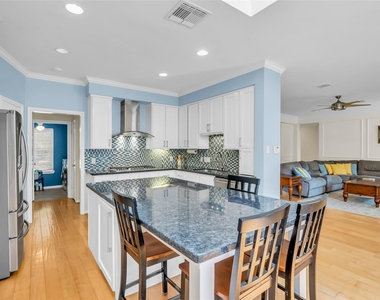 98 Winding Creek Place - Photo Thumbnail 4