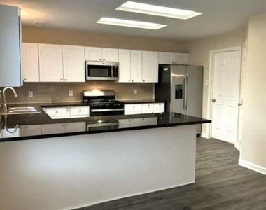 410 Sun River Lane - Photo Thumbnail 4