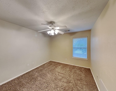 410 Sun River Lane - Photo Thumbnail 9